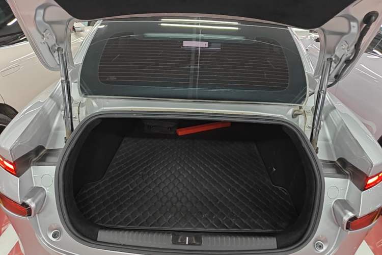 Used XPeng P7 2022 670N+ Trunk