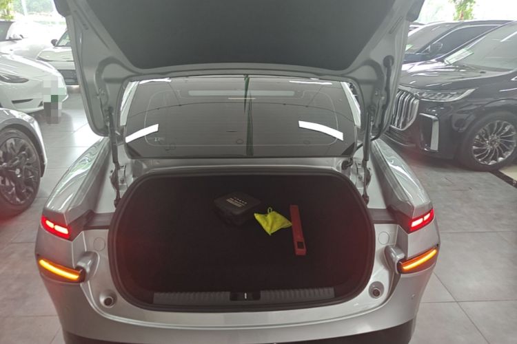 Used XPeng P7 2022 625E Trunk