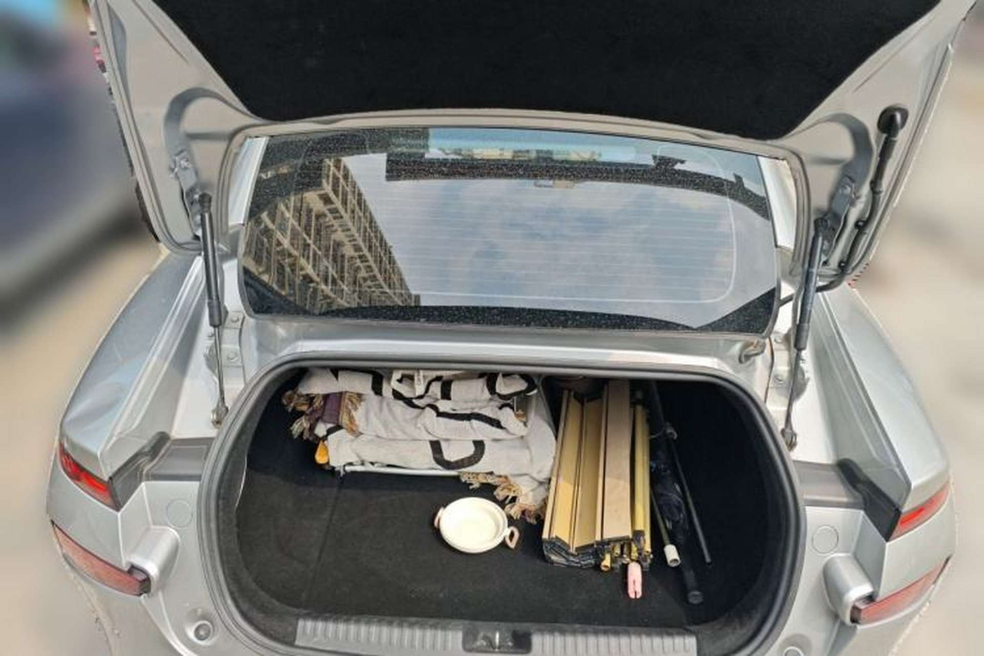 Used XPeng P7 2022 625E Trunk