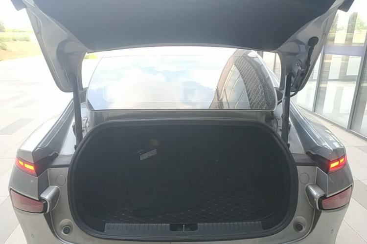 Used XPeng P7 2022 670N+ Trunk