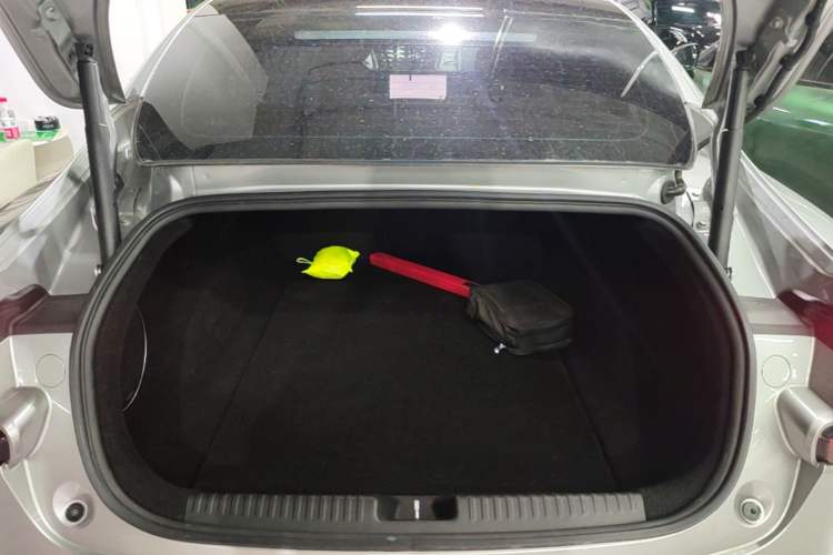 Used XPeng P7 2022 480N+ Trunk
