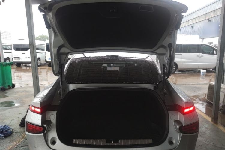 Used XPeng P7 2022 670N+ Trunk