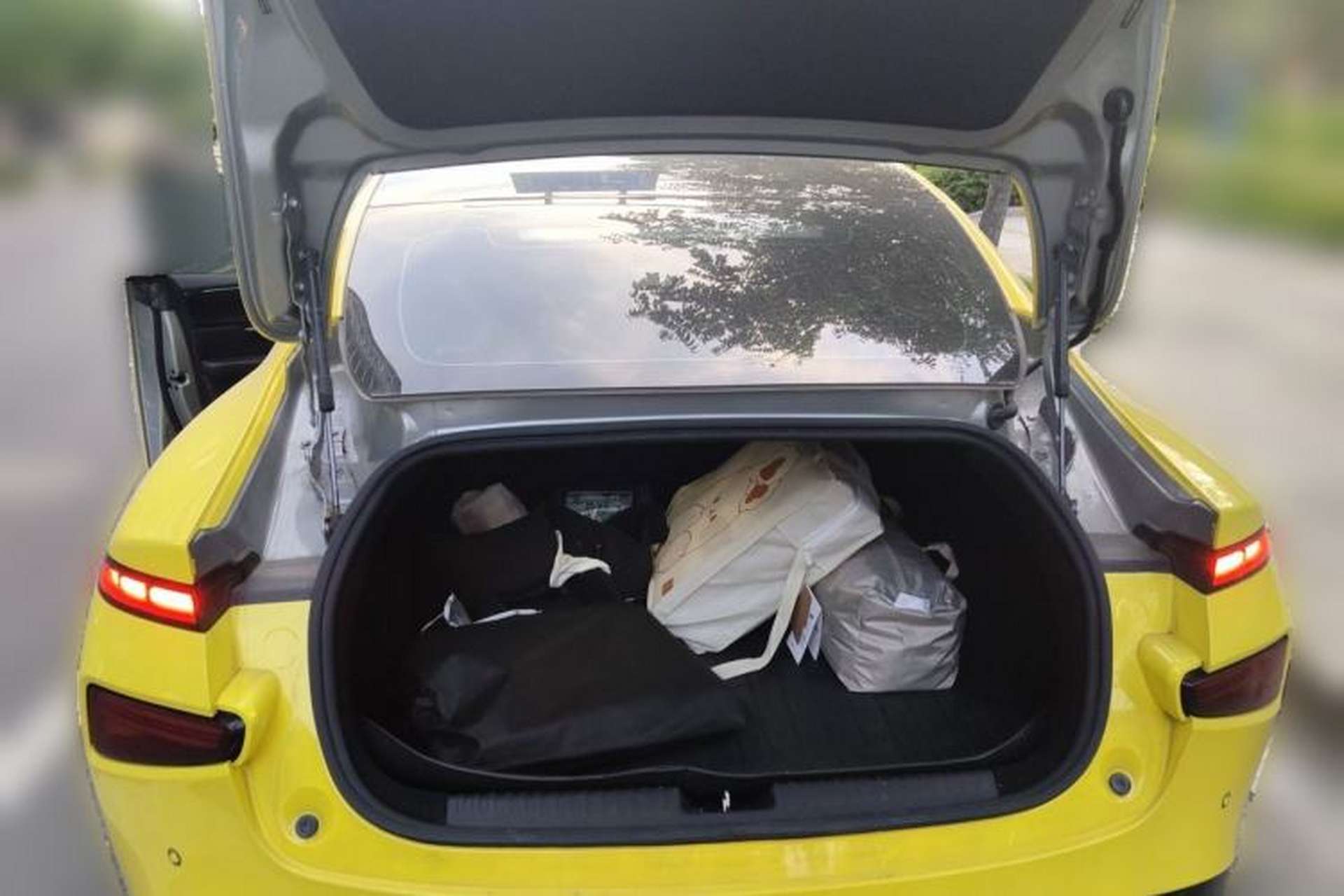 Used XPeng P7 2022 480E+ Trunk