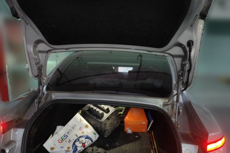 Used XPeng P7 2022 480E Trunk
