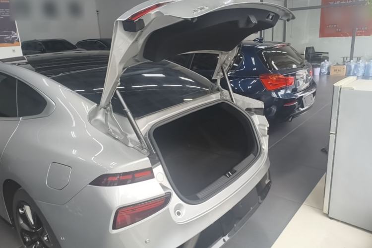 Used XPeng P7 2022 670N+ Trunk