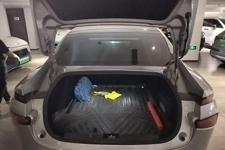 Used XPeng P7 2022 480G+ Trunk