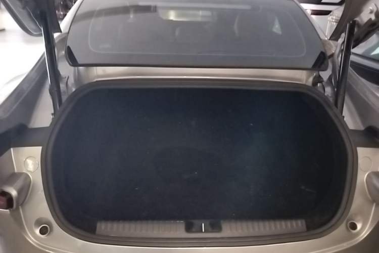 Used XPeng P7 2022 670N+ Trunk