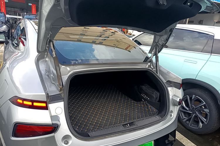 Used XPeng P7 2022 586G Trunk