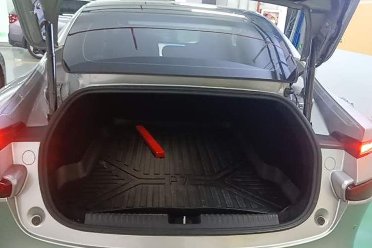 Used XPeng P7 2022 625E Trunk