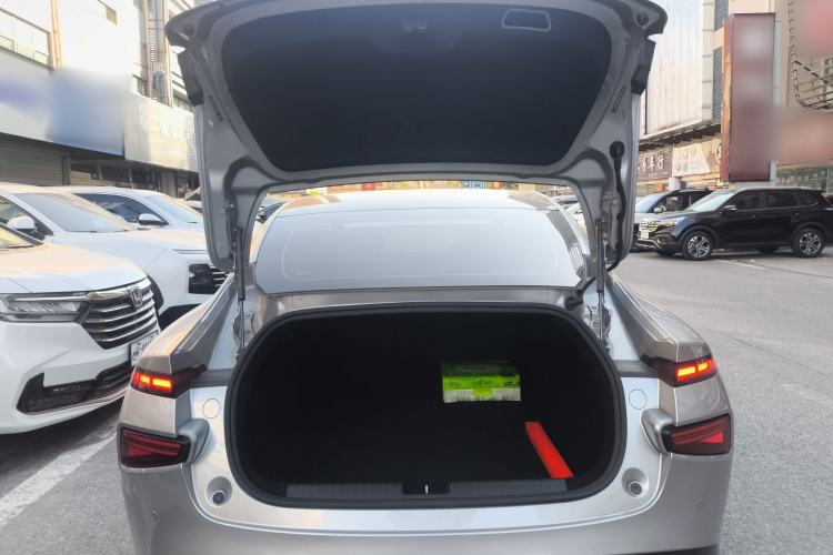 Used XPeng P7 2022 625E Trunk