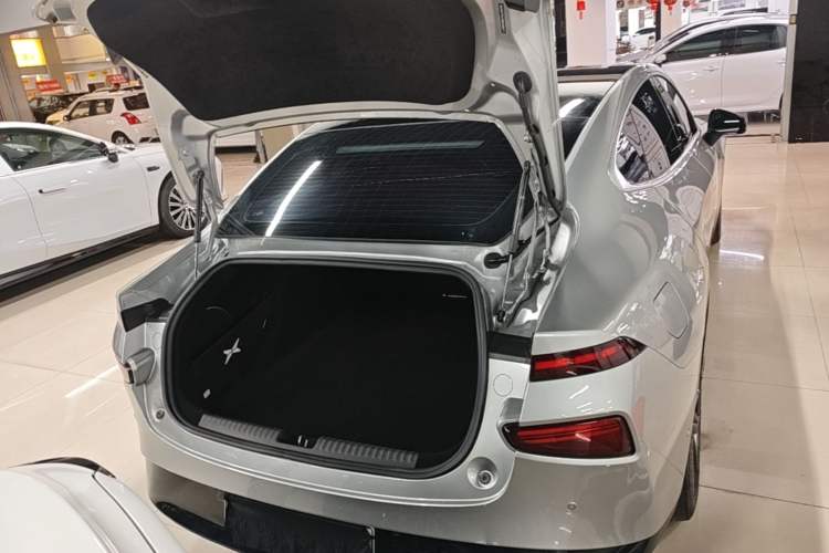 Used XPeng P7 2022 670N+ Trunk