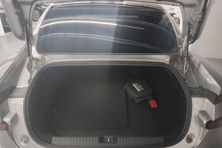 Used XPeng P7 2022 586G Trunk