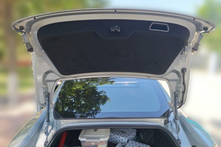 Used XPeng P7 2022 625E Trunk