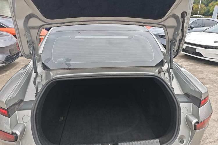 Used XPeng P7 2022 625E Trunk