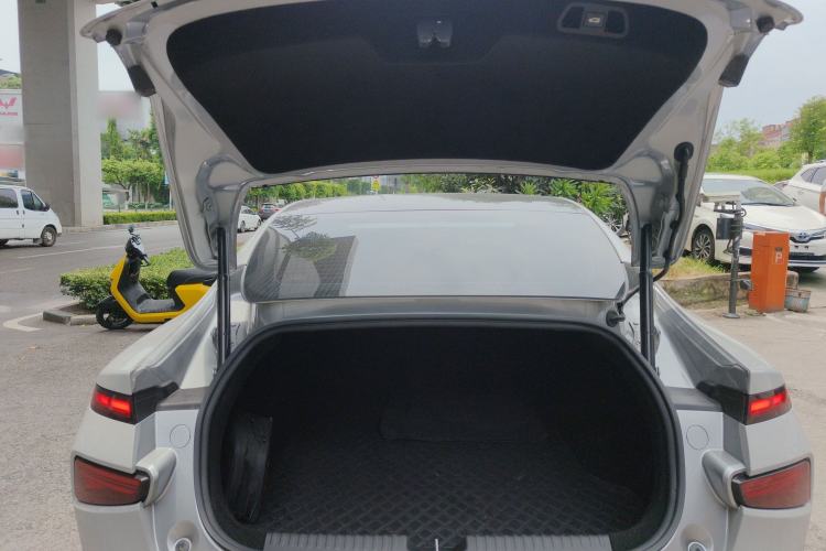Used XPeng P7 2022 670E+ Trunk