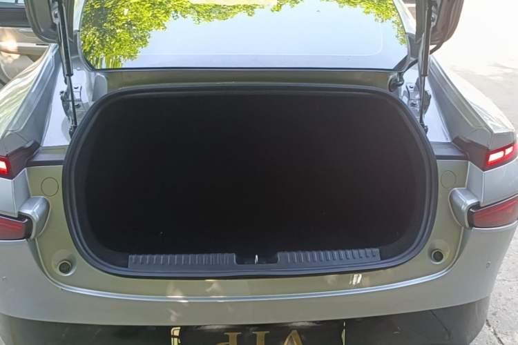 Used XPeng P7 2022 480E Trunk