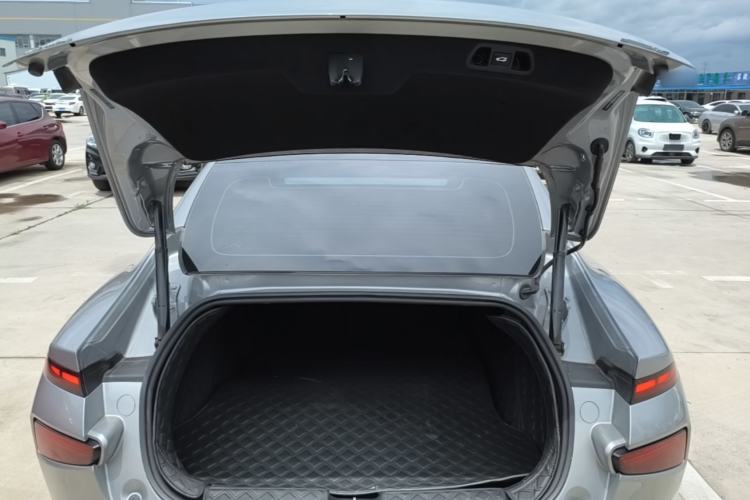 Used XPeng P7 2022 625E Trunk