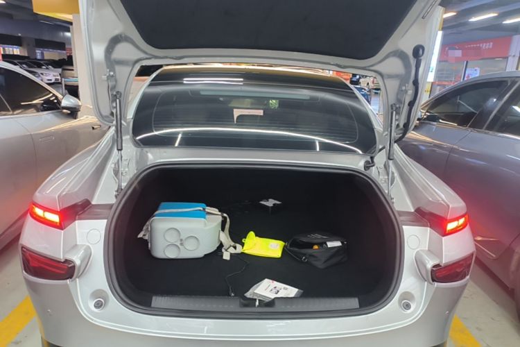 Used XPeng P7 2022 625E Trunk