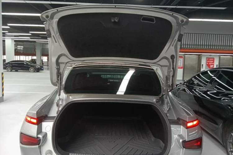 Used XPeng P7 2022 586G Trunk