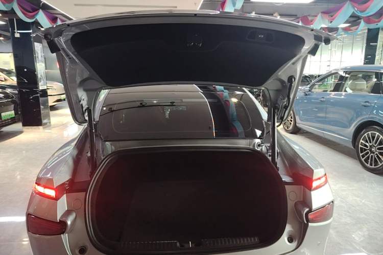 Used XPeng P7 2022 670N+ Trunk