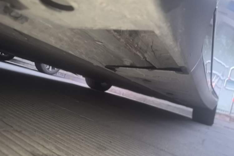 Used XPeng P7 2022 670E+ Chassis Front Left