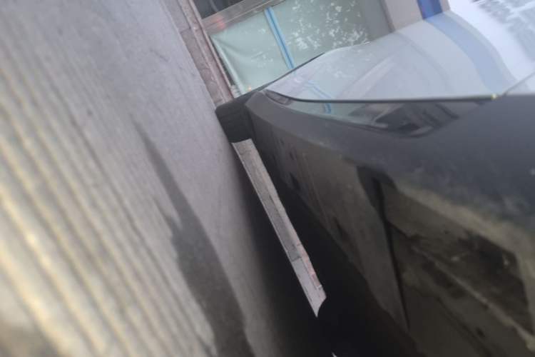 Used XPeng P7 2022 670E+ Chassis Front Right