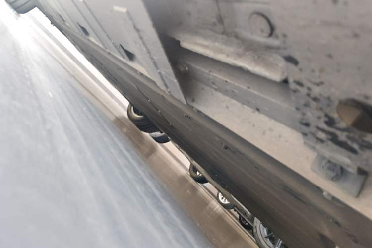 Used XPeng P7 2022 670N+ Chassis Front Right
