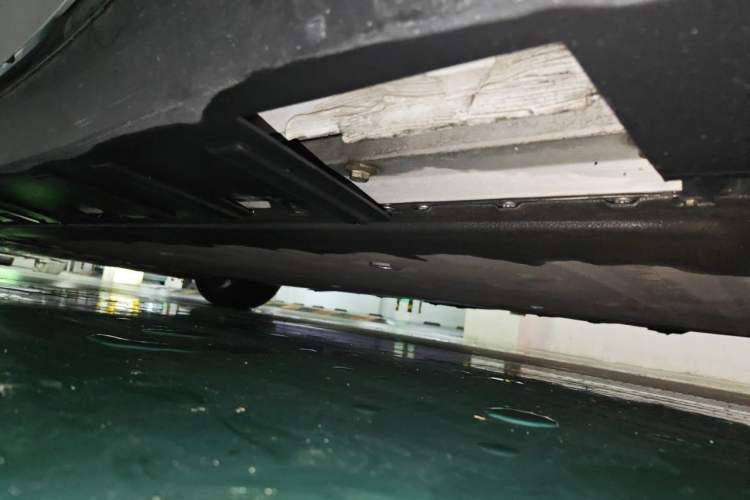 Used XPeng P7 2022 480E Chassis Rear Left