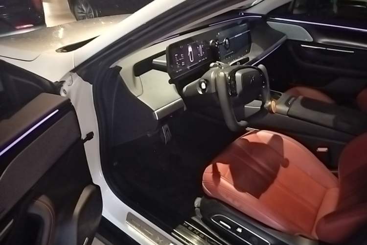 Used XPeng P7 2022 670E+ Driver Seat