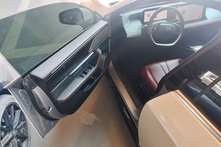 Used XPeng P7 2022 670N+ Driver Seat