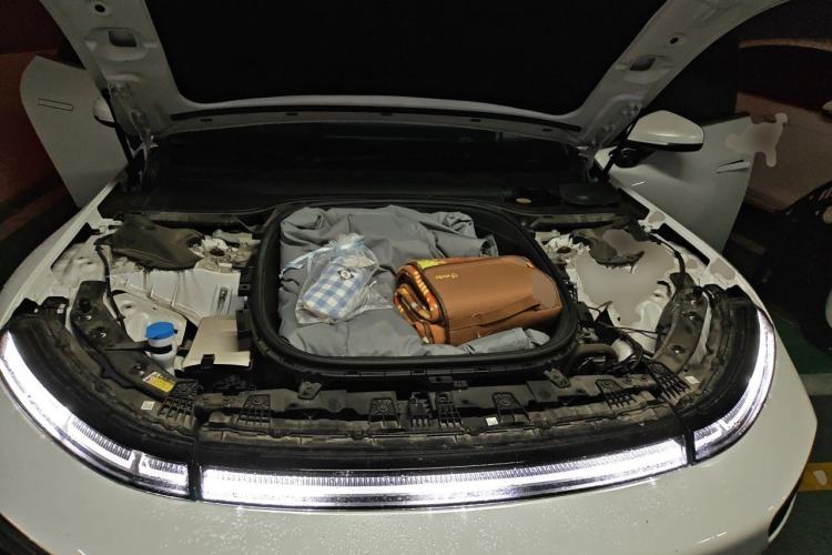 Used XPeng P7 2022 480E Engine Bay