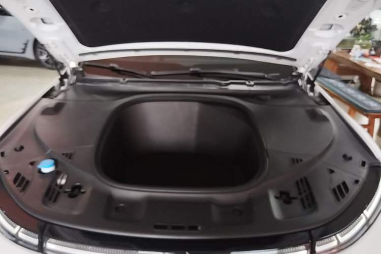 Used XPeng P7 2022 670N+ Engine Bay
