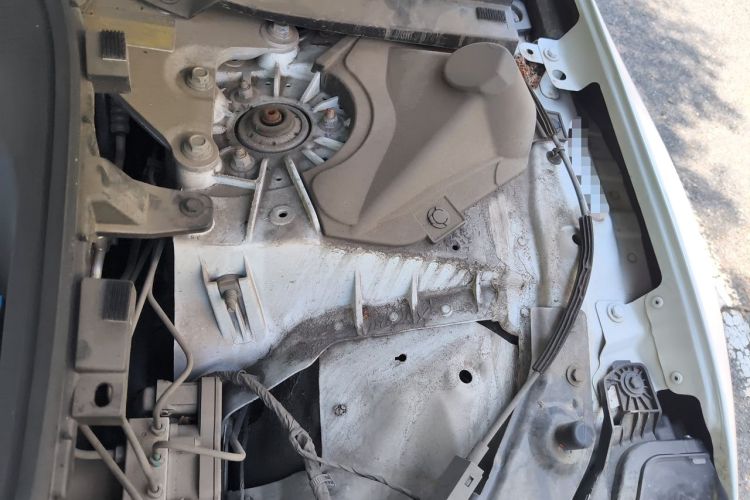 Used XPeng P7 2022 586E Engine Bay Left