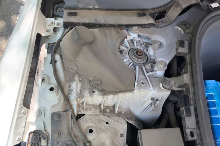 Used XPeng P7 2022 586E Engine Bay Right