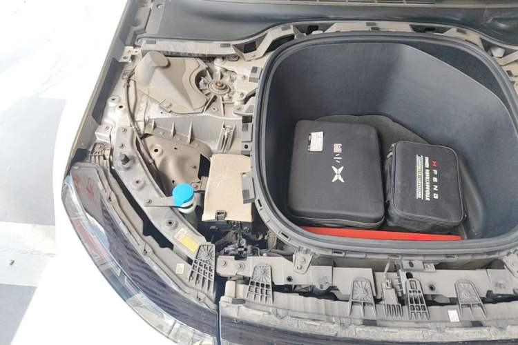 Used XPeng P7 2022 670N+ Engine Bay Right