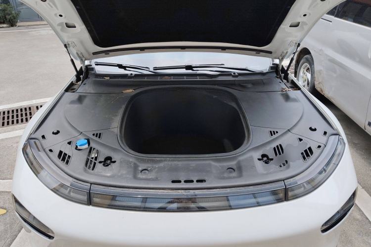 Used XPeng P7 2022 480G+ Engine Bay