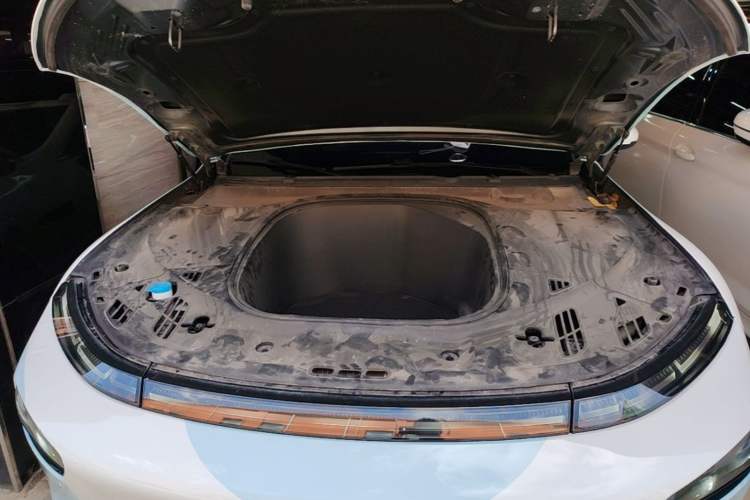Used XPeng P7 2022 670N+ Engine Bay
