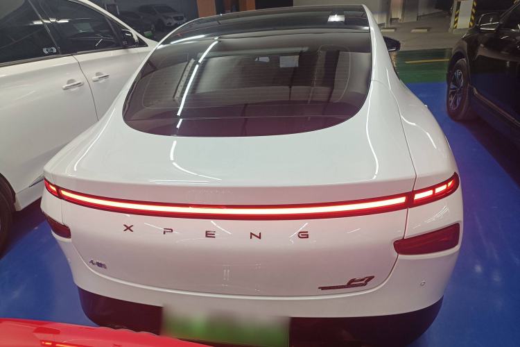 Used XPeng P7 2022 670E+ Exterior 3