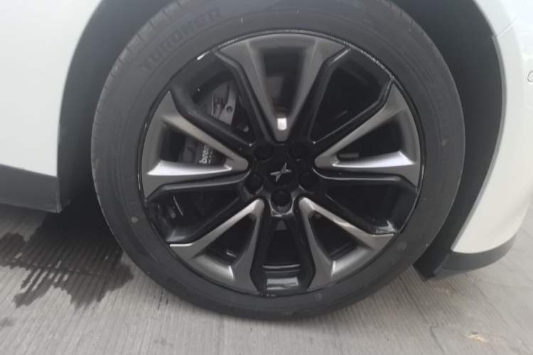 Used XPeng P7 2022 670E+ Exterior 7
