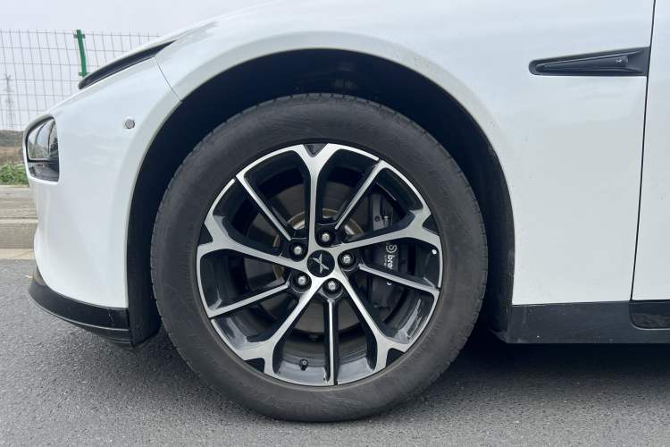 Used XPeng P7 2022 625E Exterior 8