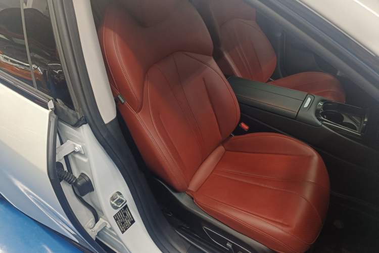 Used XPeng P7 2022 670E+ Interior 11