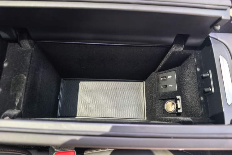 Used XPeng P7 2022 480N+ Interior 4