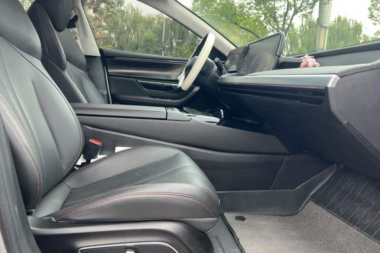 Used XPeng P7 2022 625E Interior 4
