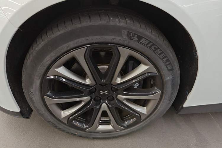 Used XPeng P7 2022 480E+ Left Front Wheel Hub