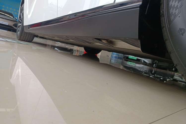 Used XPeng P7 2022 625E Left Side Sill