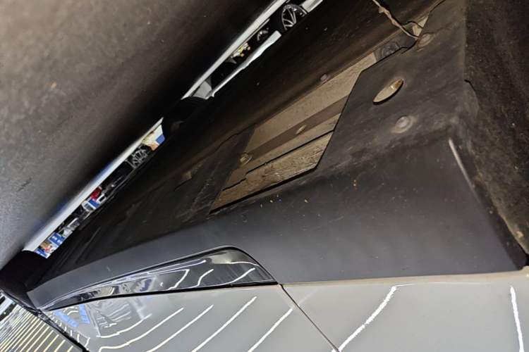 Used XPeng P7 2022 480E+ Left Side Sill