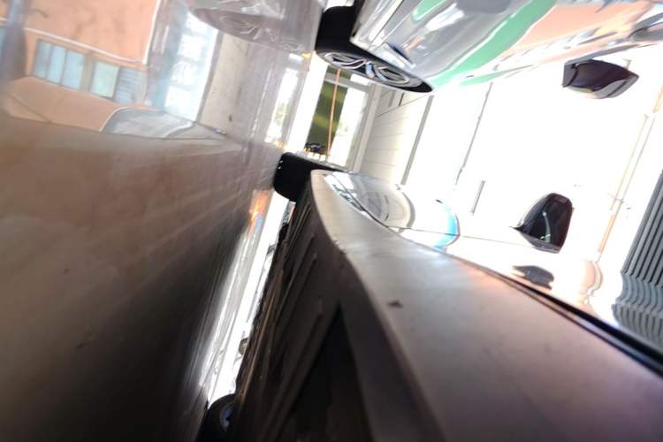Used XPeng P7 2022 670N+ Left Side Sill