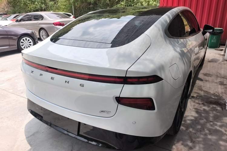 Used XPeng P7 2022 625E Rear Right 45 Deg