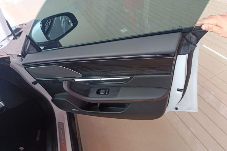 Used XPeng P7 2022 625E Right Front Door Interior