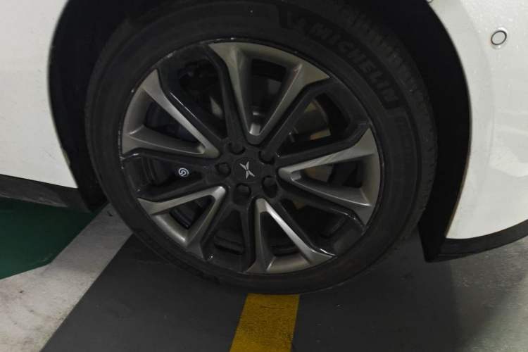 Used XPeng P7 2022 480E Right Front Wheel Hub